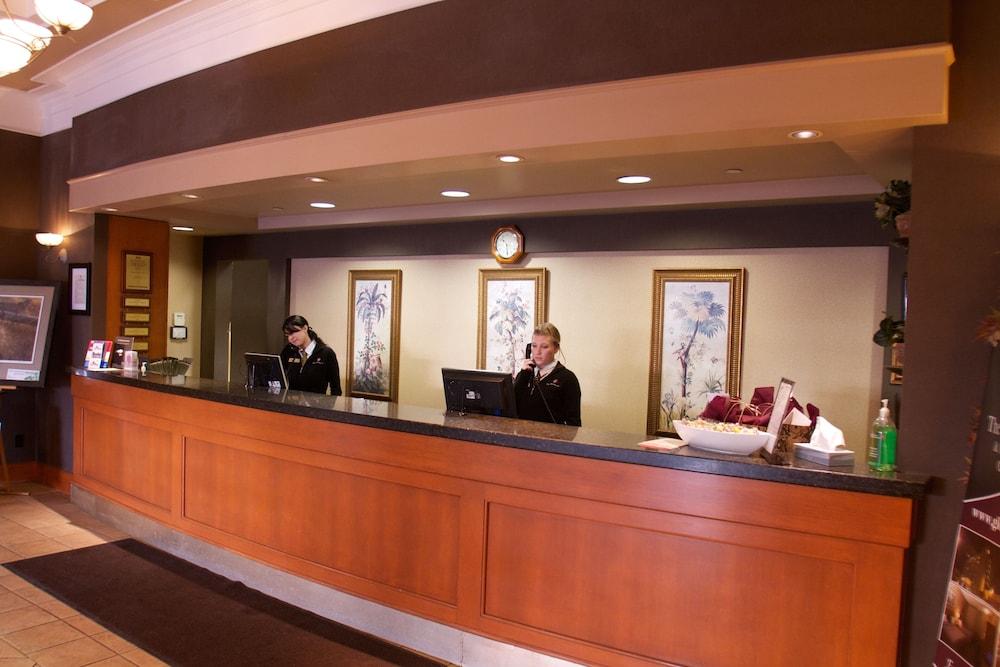 The Glenmore Inn & Convention Centre Calgary Exterior photo