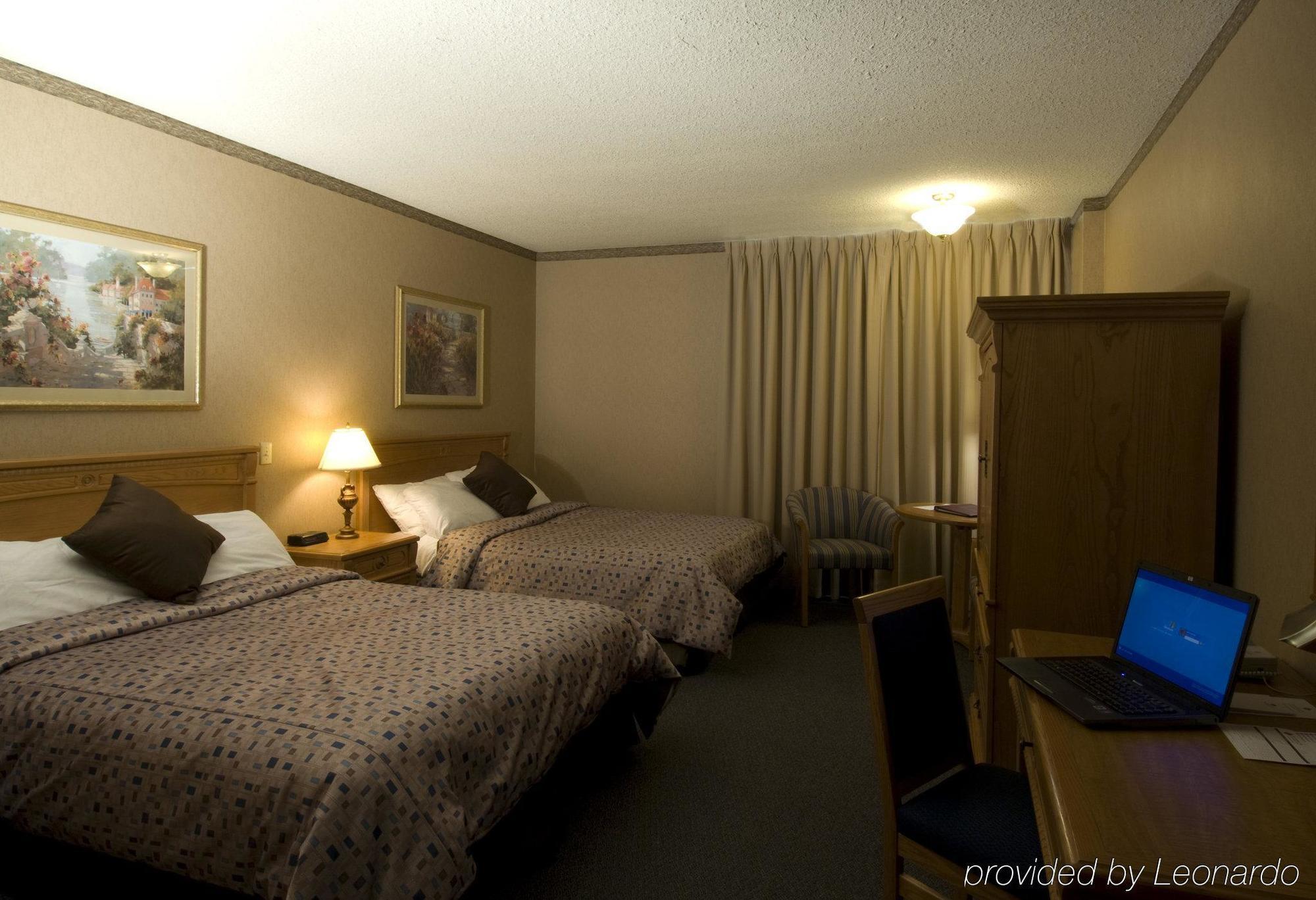 The Glenmore Inn & Convention Centre Calgary Room photo