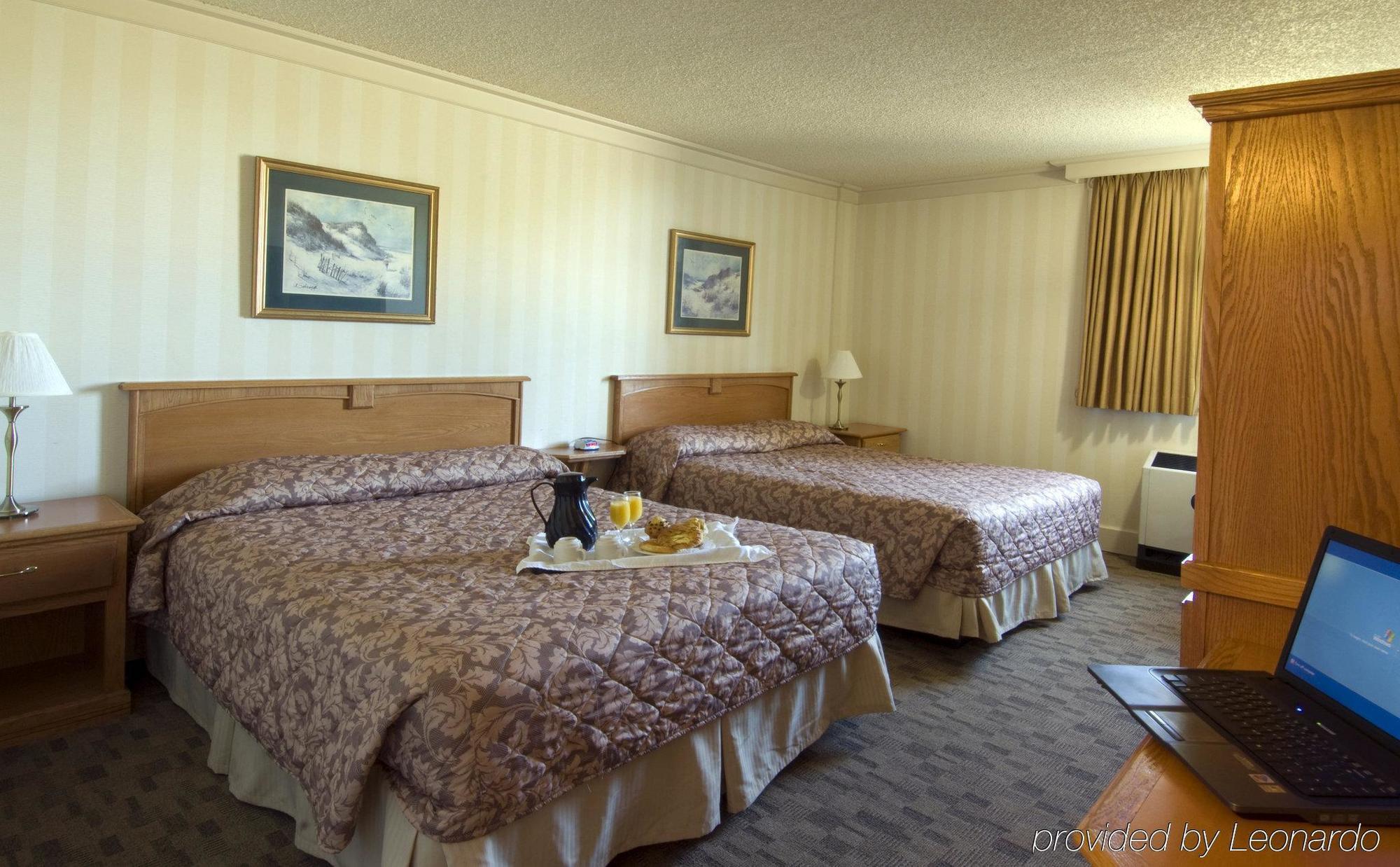 The Glenmore Inn & Convention Centre Calgary Room photo