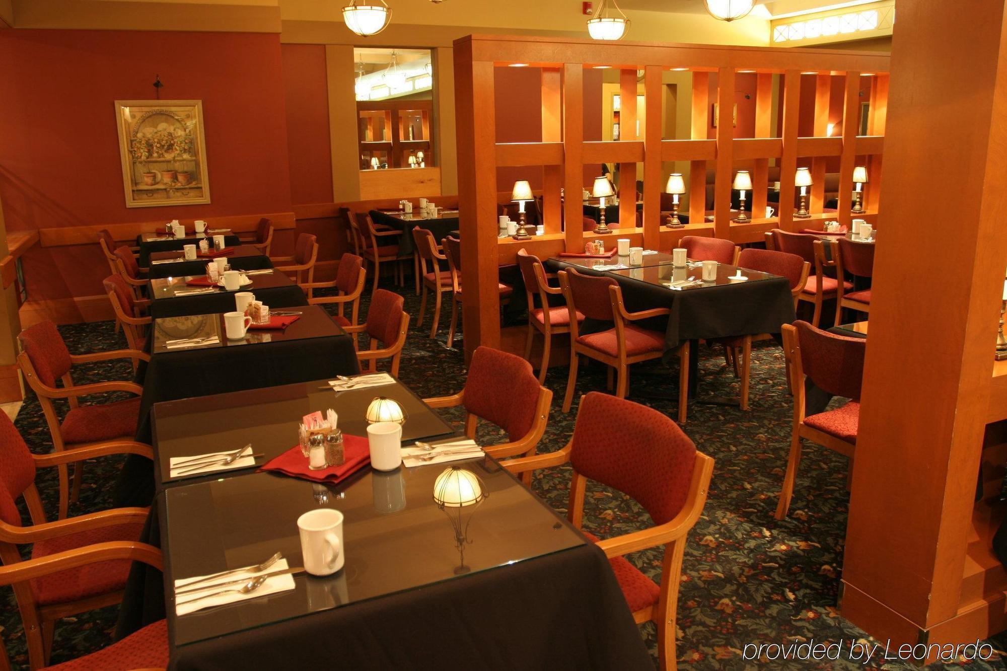 The Glenmore Inn & Convention Centre Calgary Restaurant photo